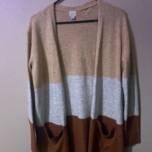 68. Neutral color block cardigan